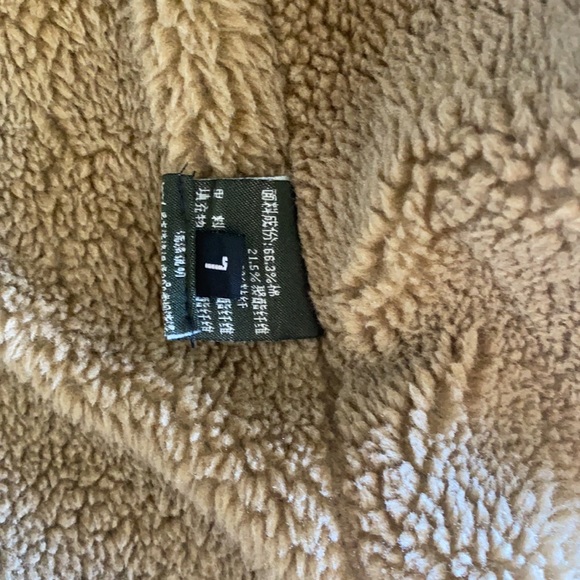 Men’s denim trucker sherpa coat. Size large - Picture 5 of 6